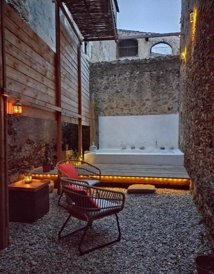 Can Tando Restored Catalan Old Barn To Enjoy Peaceful Rural Simplicity Sant Jordi Desvalls Eksteriør billede
